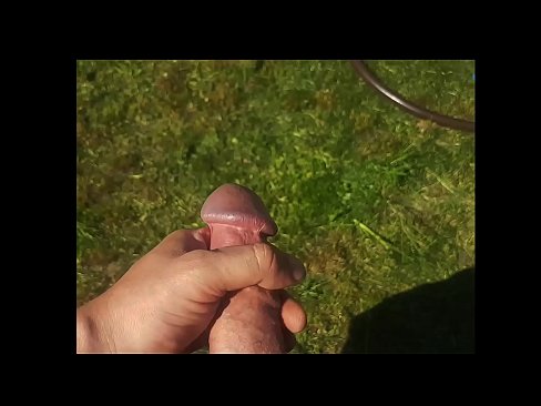 ❤️ Vruća zgodnica jebe svoju ružičastu macu i svršava špricom u ljetnom vrtu ️❌ Porno fb kod nas hr.extraclasswork.ru ❤